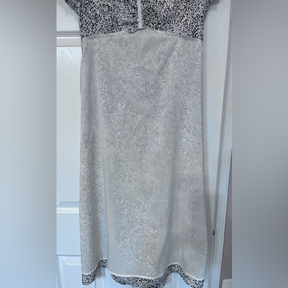 Banana Republic V-neck dress - Picture 7 of 7